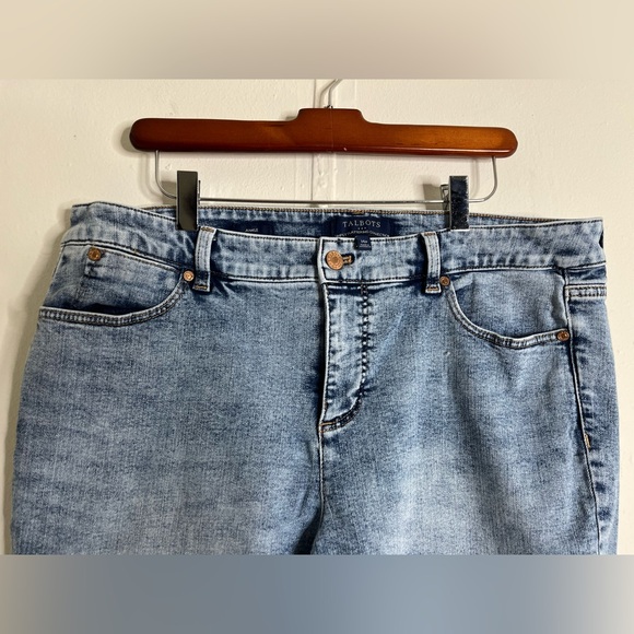 Talbots Simply Flattering Collection Ankle Acid Washed Jeans - Picture 3 of 3